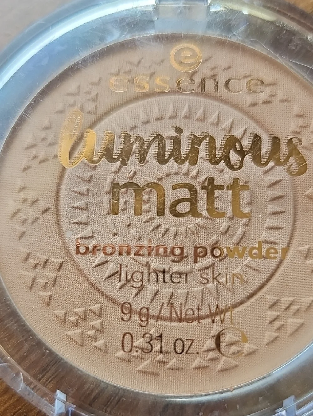 New Essence Luminous Matt Bronzing Powder - Light Beige Discontinued